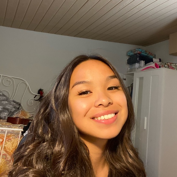 Meet your Posher, Kat - Picture 2 of 2